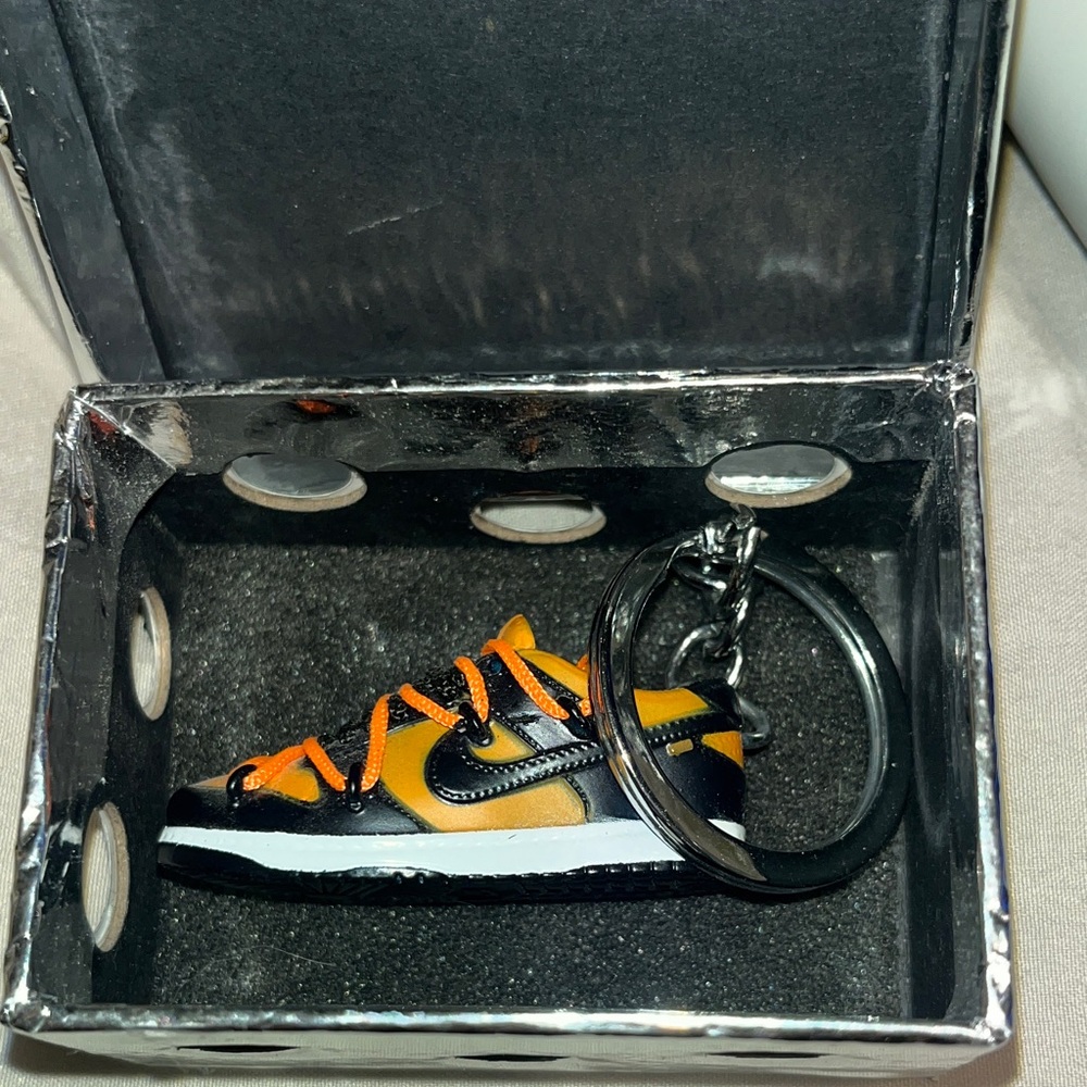 #93| Nike Black and Orange Sneaker Keychain w/ box